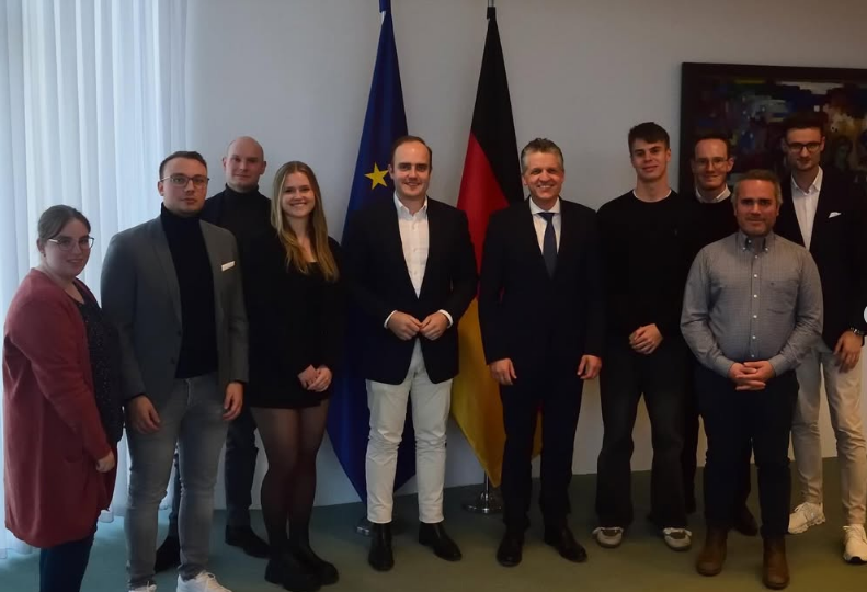 Mitglieder der Jungen Union Ortenau mit Thorsten Frei